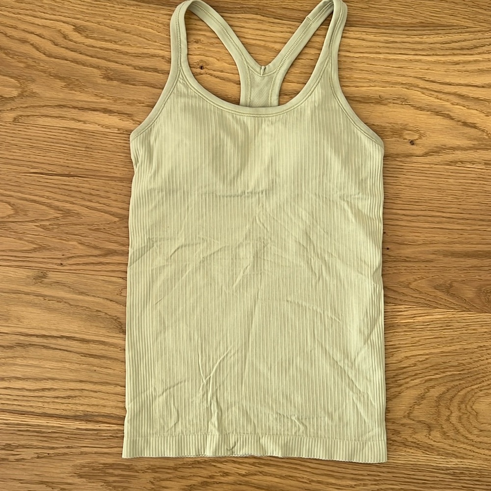 Lululemon Ebb to street tank